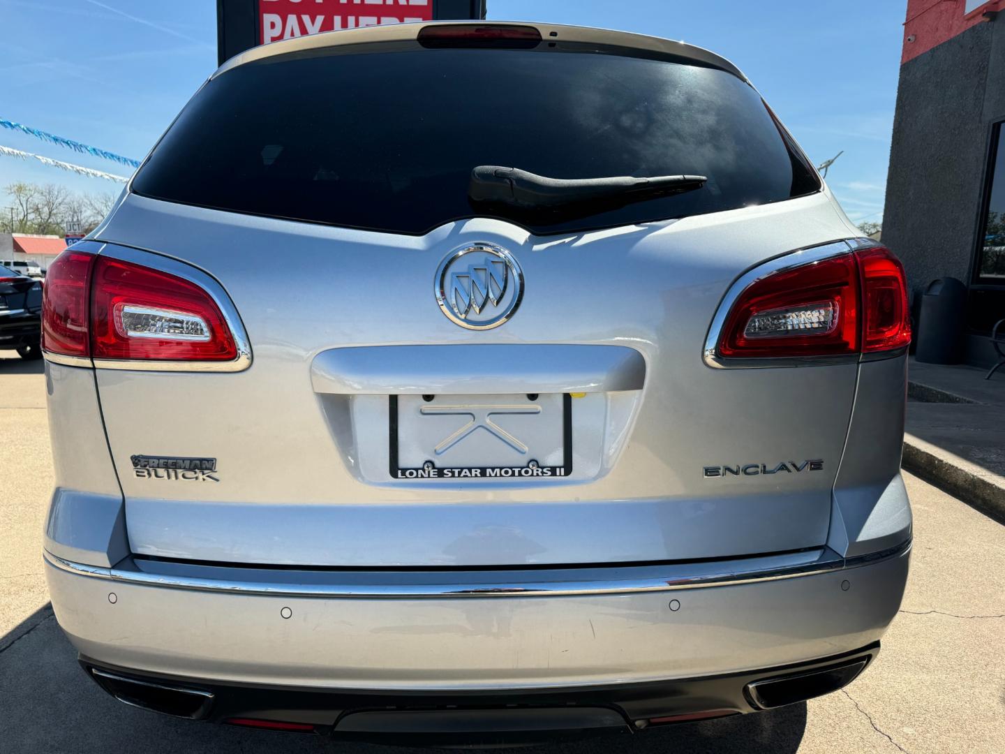 2016 SILVER BUICK ENCLAVE LEATHER (5GAKRBKD9GJ) , located at 5900 E. Lancaster Ave., Fort Worth, TX, 76112, (817) 457-5456, 0.000000, 0.000000 - Photo#4